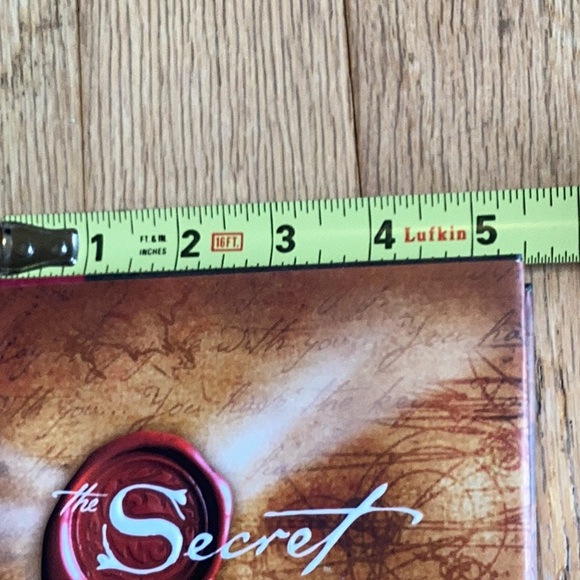 The Secret hard back with paper cover,  brand new. - Picture 4 of 7